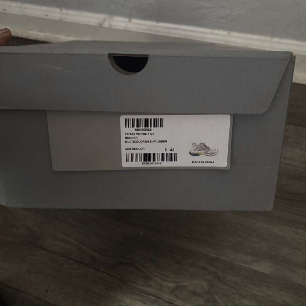 Balenciaga Runner Distressed Sneakers Sz 42 - Picture 6 of 7